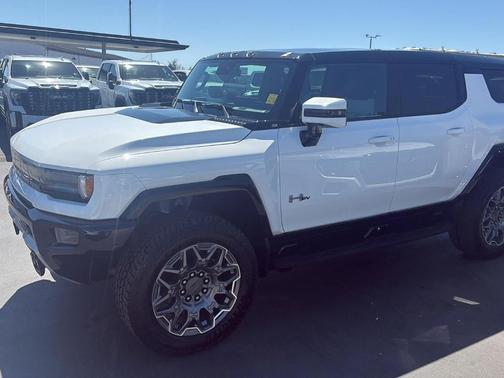 White 2025 GMC HUMMER EV SUV 3X