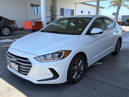 Quartz White Pearl 2018 Hyundai ELANTRA SEL