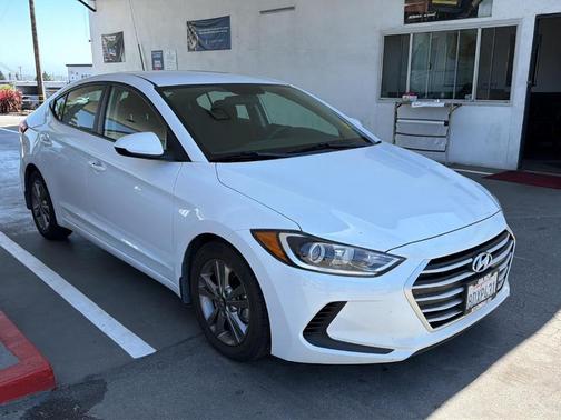 Quartz White Pearl 2018 Hyundai ELANTRA SEL