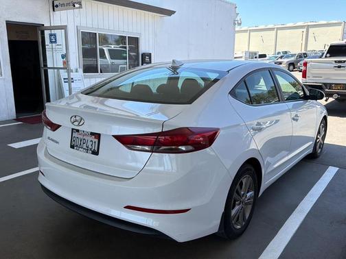 Quartz White Pearl 2018 Hyundai ELANTRA SEL