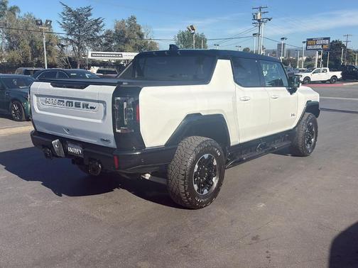 White 2023 GMC HUMMER EV Pickup 3X