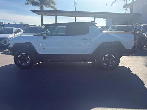White 2023 GMC HUMMER EV Pickup 3X