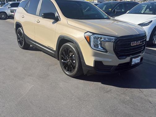 Desert Sand Metallic 2023 GMC Terrain SLE