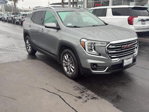2023 GMC Terrain SLT