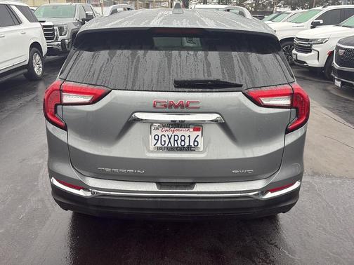 2023 GMC Terrain SLT