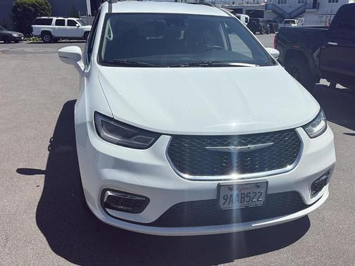 2022 Chrysler Pacifica Touring-L