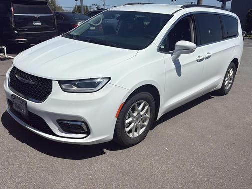 2022 Chrysler Pacifica Touring-L