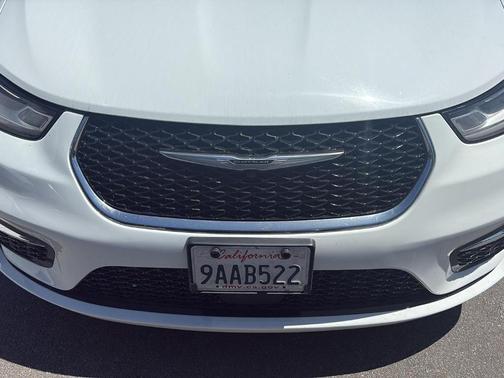 2022 Chrysler Pacifica Touring-L