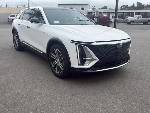 Crystal White Tri-Coat 2024 Cadillac LYRIQ Luxury
