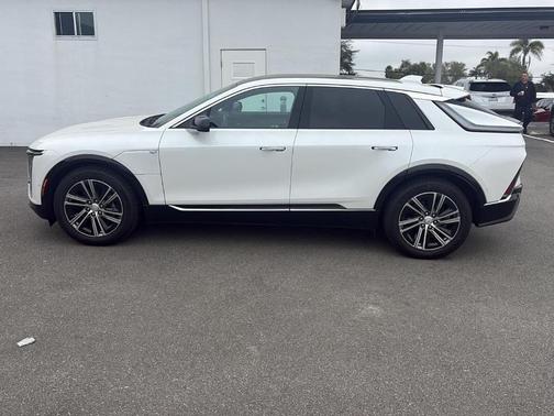 Crystal White Tri-Coat 2024 Cadillac LYRIQ Luxury