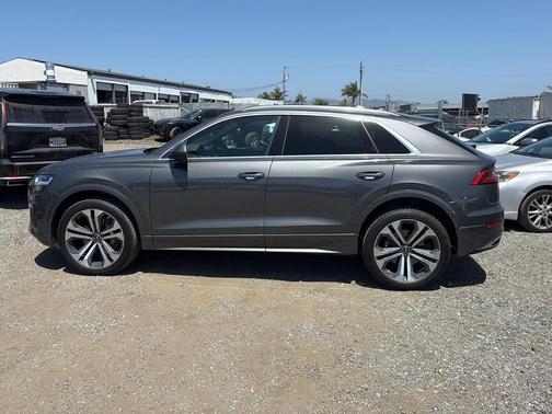 2022 Audi Q8 55 Premium Plus