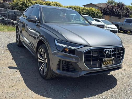 2022 Audi Q8 55 Premium Plus