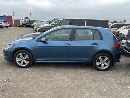 2015 Volkswagen Golf TDI S 4-Door