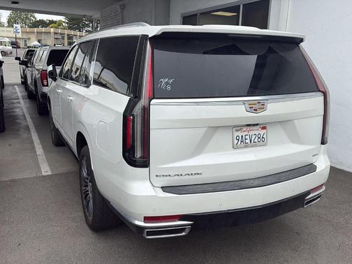 Crystal White Tri-Coat 2022 Cadillac Escalade ESV Premium Luxury Platinum