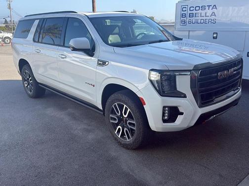 White Frost Tri-Coat 2023 GMC Yukon XL AT4