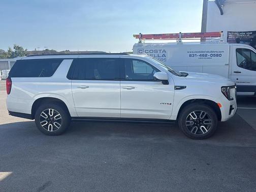 White Frost Tri-Coat 2023 GMC Yukon XL AT4