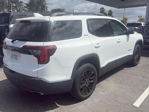 Summit White 2023 GMC Acadia SLE
