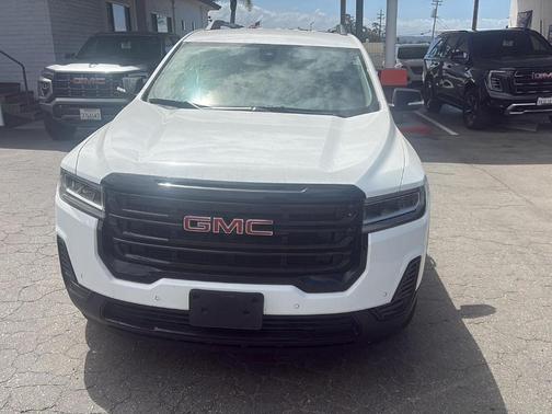 Summit White 2023 GMC Acadia SLE