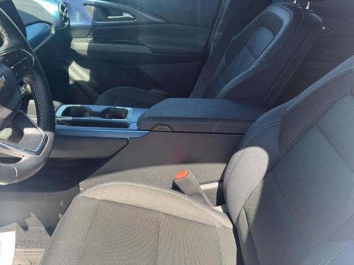 Summit White 2024 Chevrolet Equinox EV LT