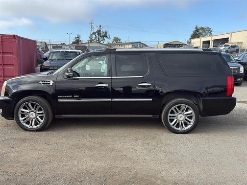 2013 Cadillac Escalade ESV Platinum Edition