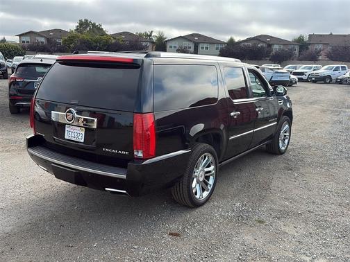 2013 Cadillac Escalade ESV Platinum Edition