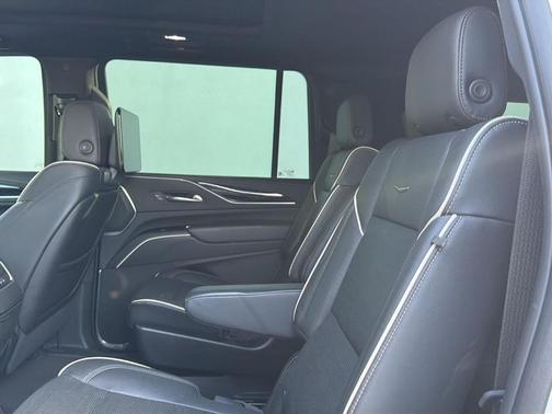 2023 Cadillac Escalade ESV Sport