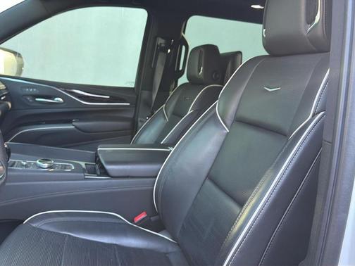 2023 Cadillac Escalade ESV Sport