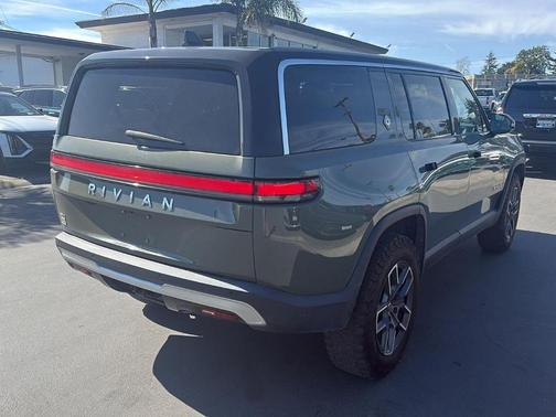 2022 Rivian R1S Launch Edition