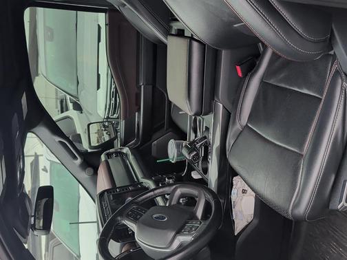 Oxford White 2021 Ford F-150 Lariat
