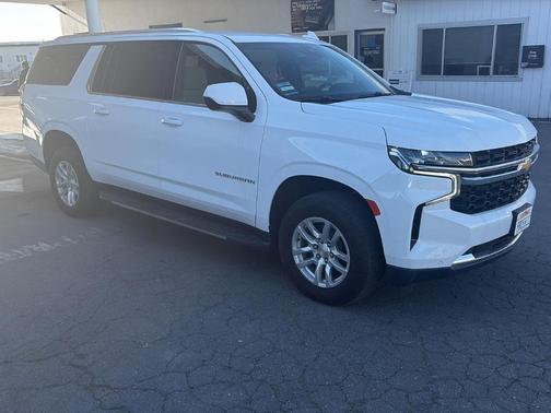 2022 Chevrolet Suburban LS