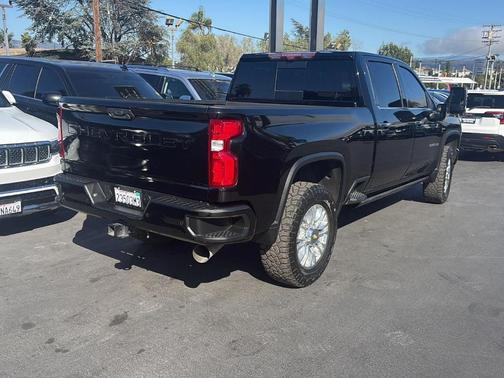Mosaic Black Metallic 2022 Chevrolet Silverado 2500 High Country
