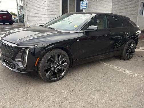 2024 Cadillac LYRIQ Sport