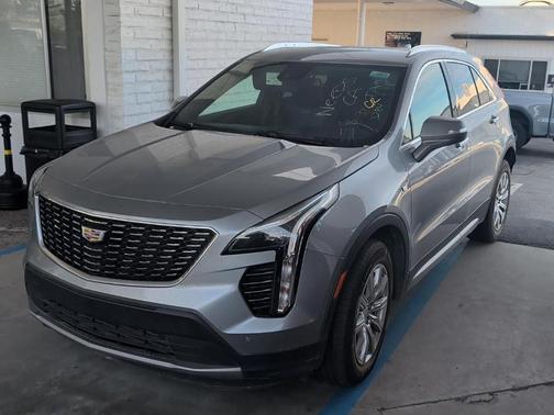 2023 Cadillac XT4 Premium Luxury