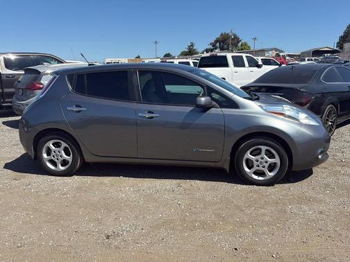 2014 Nissan Leaf SV