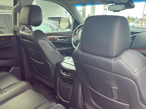 2015 Cadillac Escalade Luxury