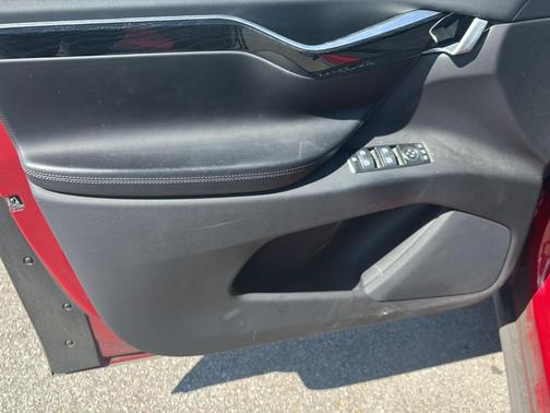 2016 Tesla Model X 70D