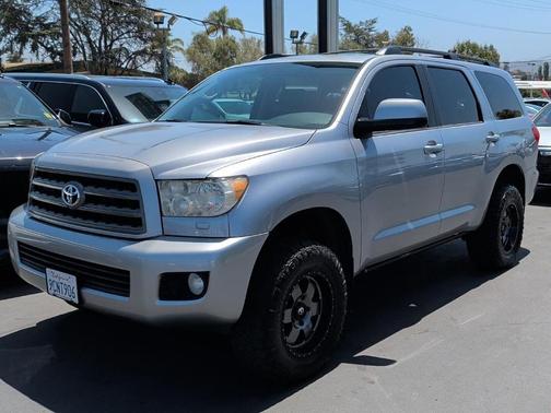 Silver Sky Metallic 2013 Toyota Sequoia SR5