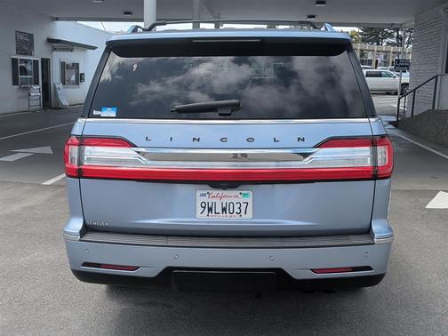 Chroma Crystal Blue 2020 Lincoln Navigator Black Label