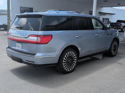 Chroma Crystal Blue 2020 Lincoln Navigator Black Label