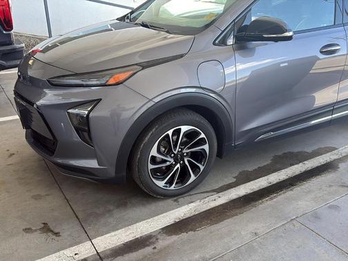 Gray Ghost Metallic 2022 Chevrolet Bolt EUV Premier