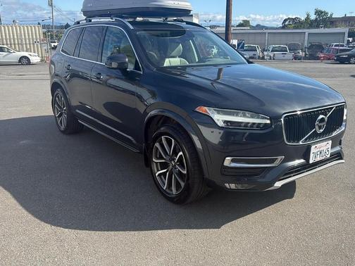 Savile Gray Metallic 2017 Volvo XC90 T6 Momentum