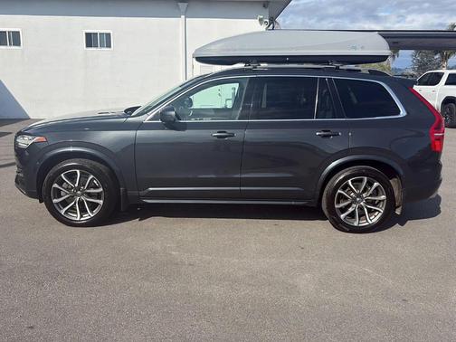 Savile Gray Metallic 2017 Volvo XC90 T6 Momentum