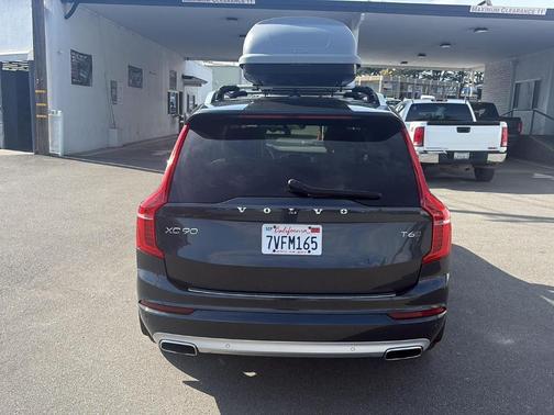 Savile Gray Metallic 2017 Volvo XC90 T6 Momentum