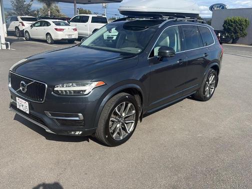 Savile Gray Metallic 2017 Volvo XC90 T6 Momentum