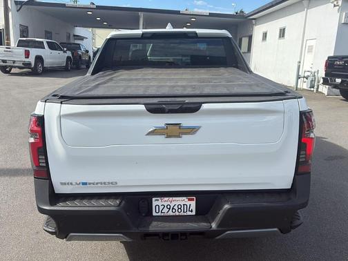 2025 Chevrolet Silverado EV LT