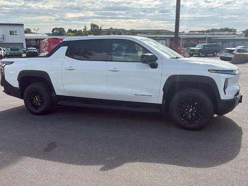 2025 Chevrolet Silverado EV LT