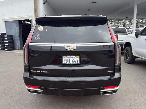 2022 Cadillac Escalade Premium Luxury
