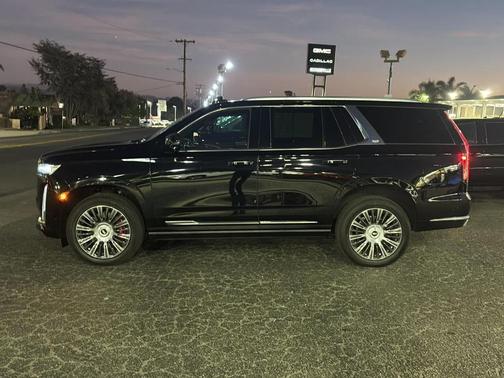 2022 Cadillac Escalade Premium Luxury