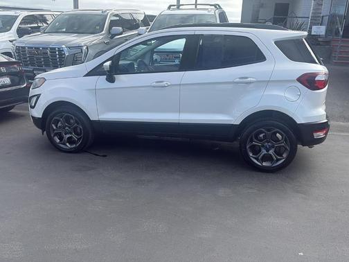 White Platinum Tri-Coat Metallic 2018 Ford EcoSport SES