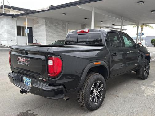 2024 GMC Canyon AT4